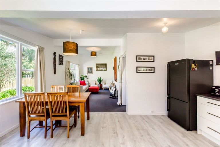 Photo of property in 10 Tilley Road, Paekakariki, 5034