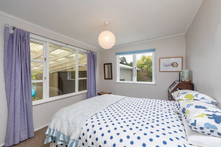 Photo of property in 213 Te Moana Road, Waikanae, 5036