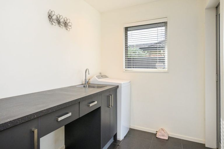 Photo of property in 24 Liberty Grove, Kelvin Grove, Palmerston North, 4414