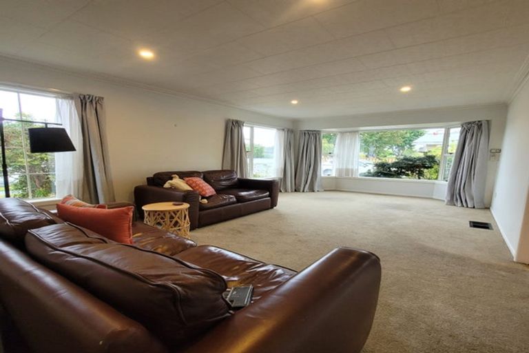 Photo of property in 16 Freebairn Street, Redwood, Christchurch, 8051