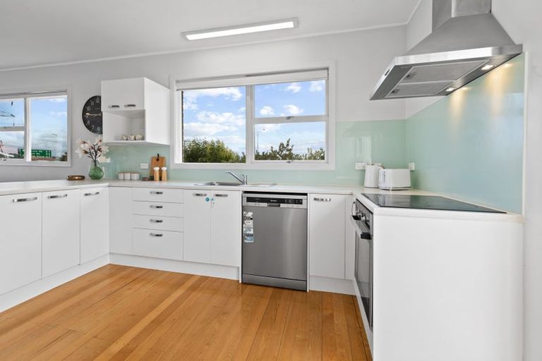 Photo of property in 19a Marewa Street, Te Atatu South, Auckland, 0610