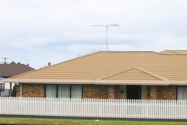 Photo of property in 1/12a Nelson Street, Papakura, 2110