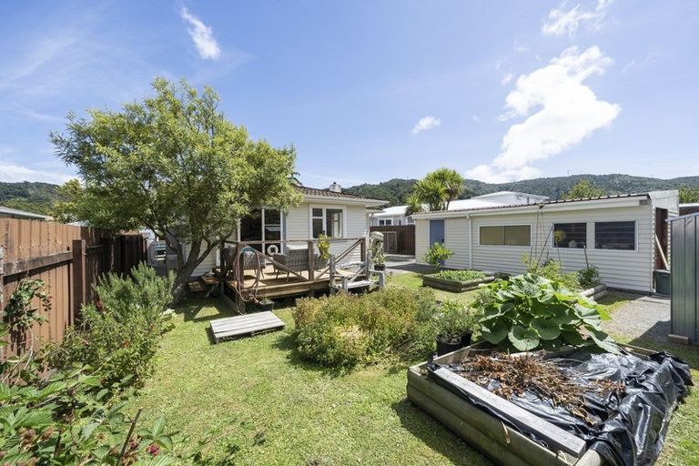 Photo of property in 44 Momona Street, Wainuiomata, Lower Hutt, 5014