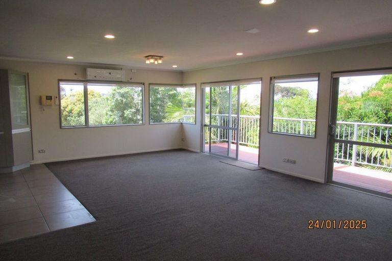 Photo of property in 4313a Great North Road, Glendene, Auckland, 0602