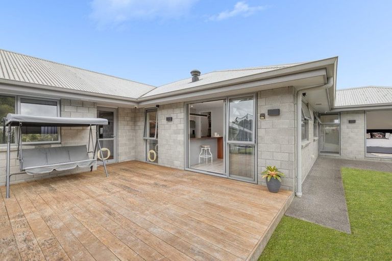 Photo of property in 86 Pakanga Grove, Pyes Pa, Tauranga, 3112