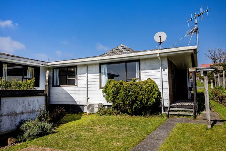Photo of property in 11a Latitude Close, Whitby, Porirua, 5024