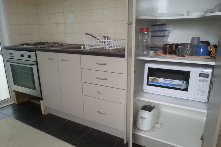 Photo of property in 11 Cobblestone Lane, Hillcrest, Auckland, 0627