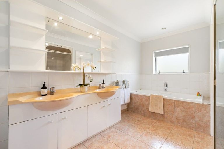 Photo of property in 133 Greenhithe Road, Greenhithe, Auckland, 0632