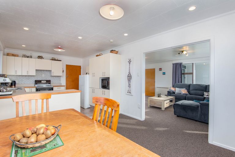 Photo of property in 5 Duthie Street, Milton, 9220