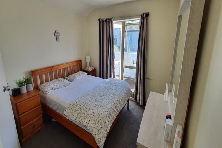 Photo of property in 7/20 Fields Parade, Oteha, Auckland, 0632