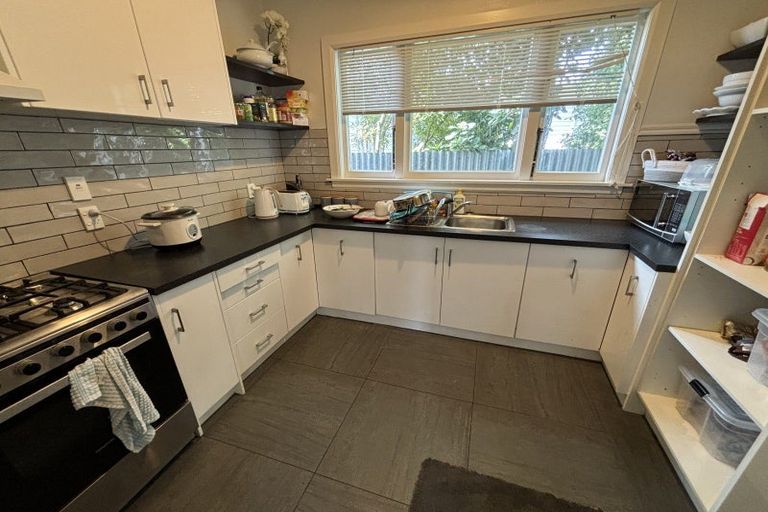 Photo of property in 30 Lyndhurst Street, Takaro, Palmerston North, 4412