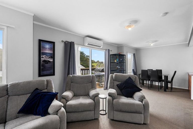 Photo of property in 1/19 Lilburn Crescent, Massey, Auckland, 0614