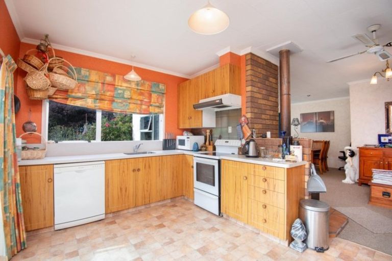 Photo of property in 110 Taieri Mouth Road, Kuri Bush, Brighton, 9091