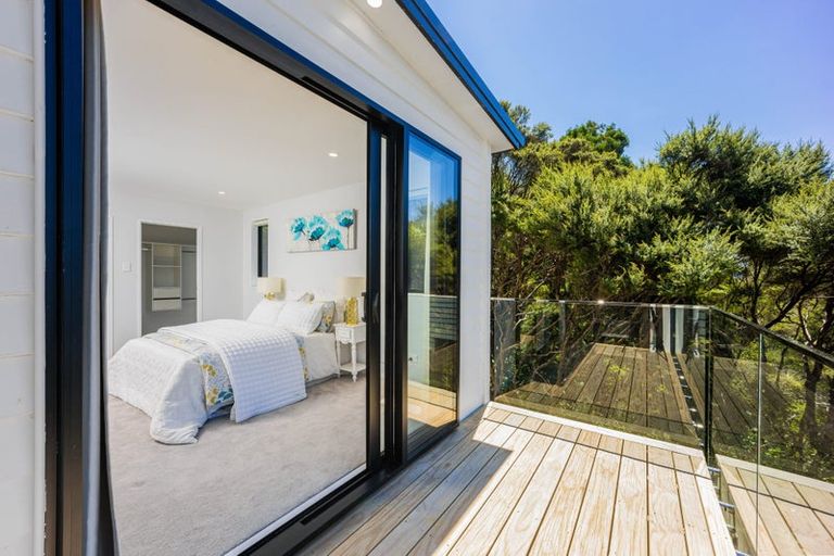 Photo of property in 254a Whangaparaoa Road, Red Beach, 0932