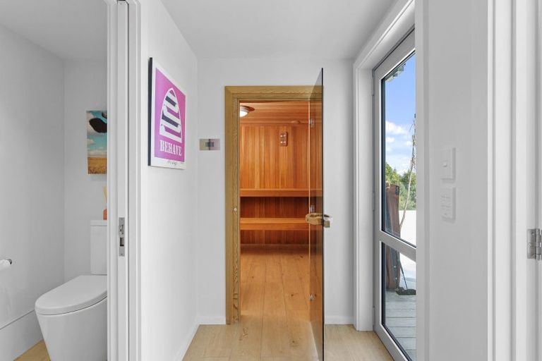 Photo of property in 342 Mount Pleasant Road, Mount Pleasant, Christchurch, 8081