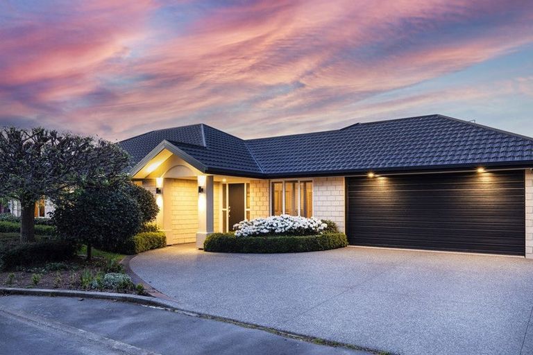 Photo of property in 8 Lime Tree Lane, Harewood, Christchurch, 8051