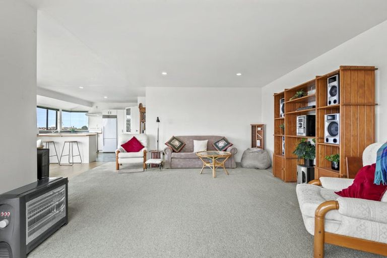 Photo of property in 1 Castaway Place, Gulf Harbour, Whangaparaoa, 0930