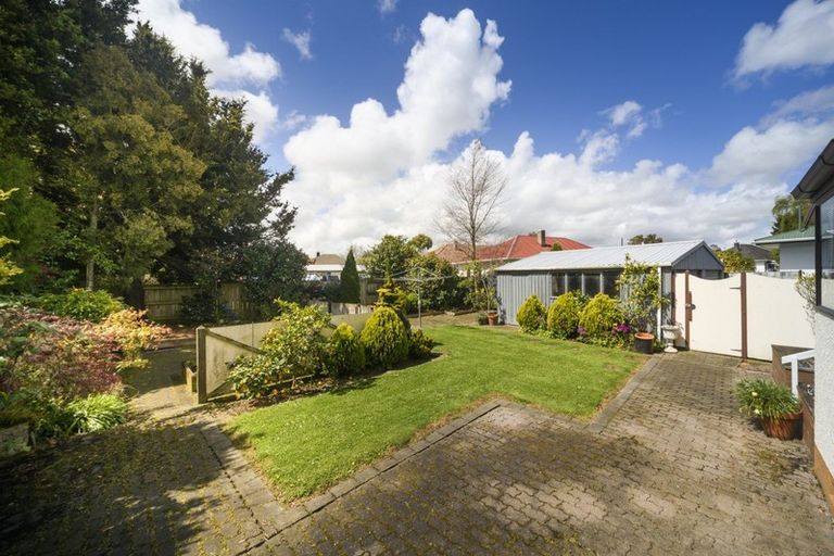 Photo of property in 16 Ashford Avenue, Hokowhitu, Palmerston North, 4410