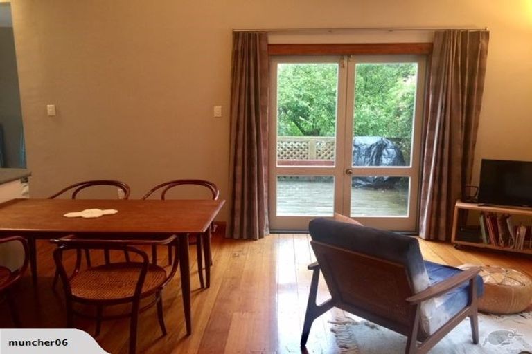 Photo of property in 124 Russell Terrace, Berhampore, Wellington, 6023