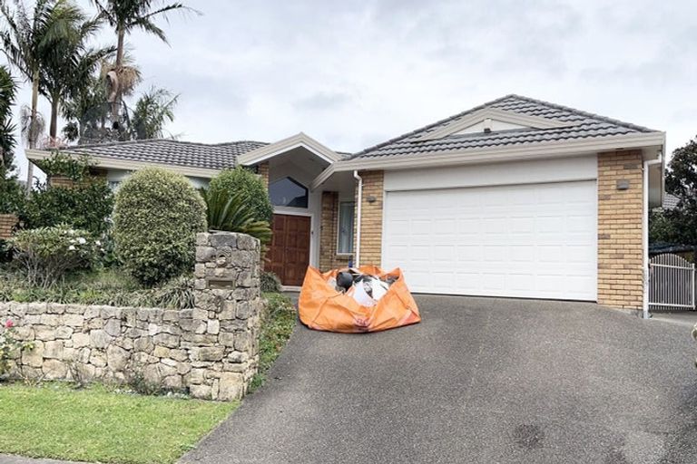 Photo of property in 9 Orohena Close, Northpark, Auckland, 2013