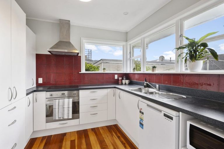 Photo of property in 18 Byron Street, Miramar, Wellington, 6022