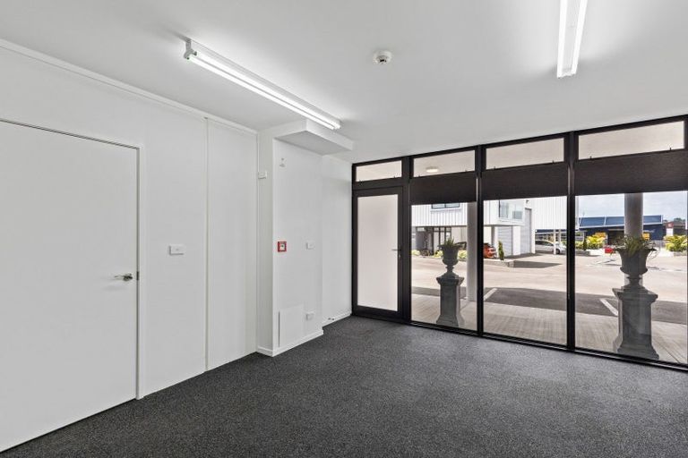 Photo of property in 5/86 Hurlstone Drive, Waiwhakaiho, New Plymouth, 4312