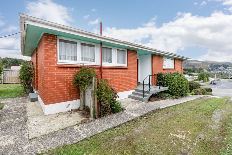 Photo of property in 321 Brockville Road, Brockville, Dunedin, 9011