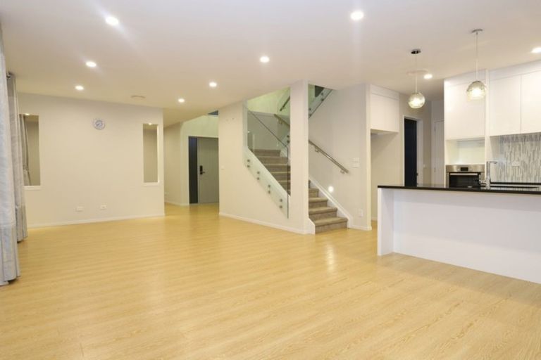 Photo of property in 18 Kingfisher Road, Silverdale, 0932