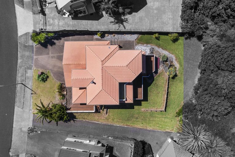 Photo of property in 53 Ribbonwood Crescent, Goodwood Heights, Auckland, 2105