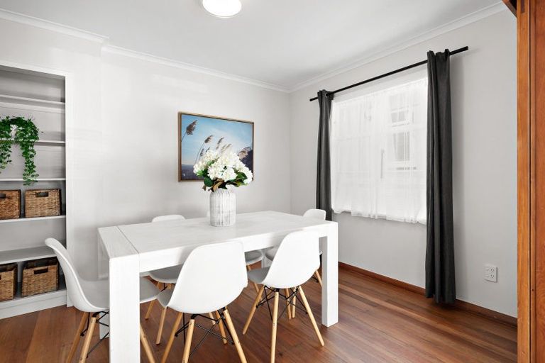 Photo of property in 15 East Street, Petone, Lower Hutt, 5012