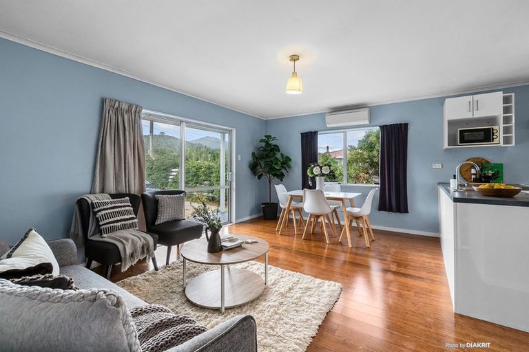 Photo of property in 1 Farrier Grove, Featherston, 5710