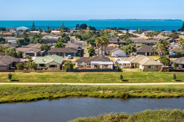 Photo of property in 62 Calypso Drive, Papamoa Beach, Papamoa, 3118