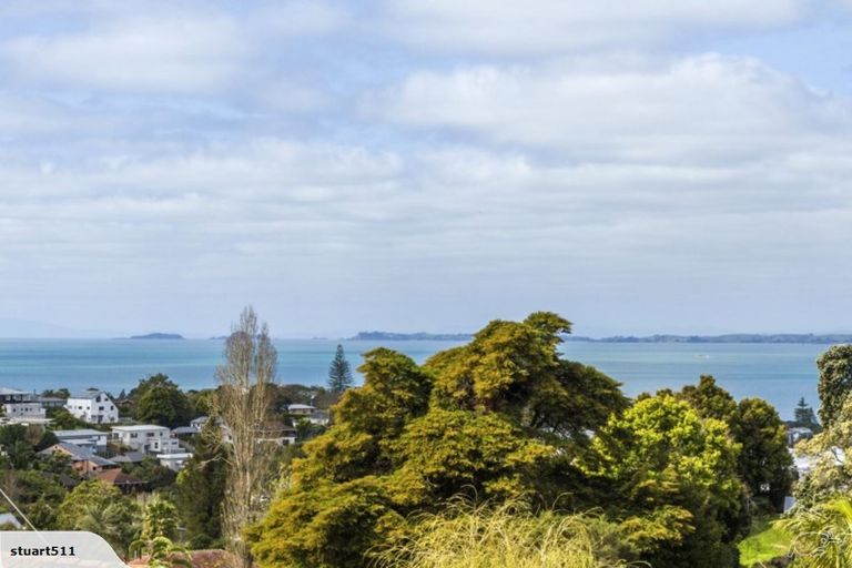 Photo of property in 4/431 East Coast Road, Mairangi Bay, Auckland, 0630