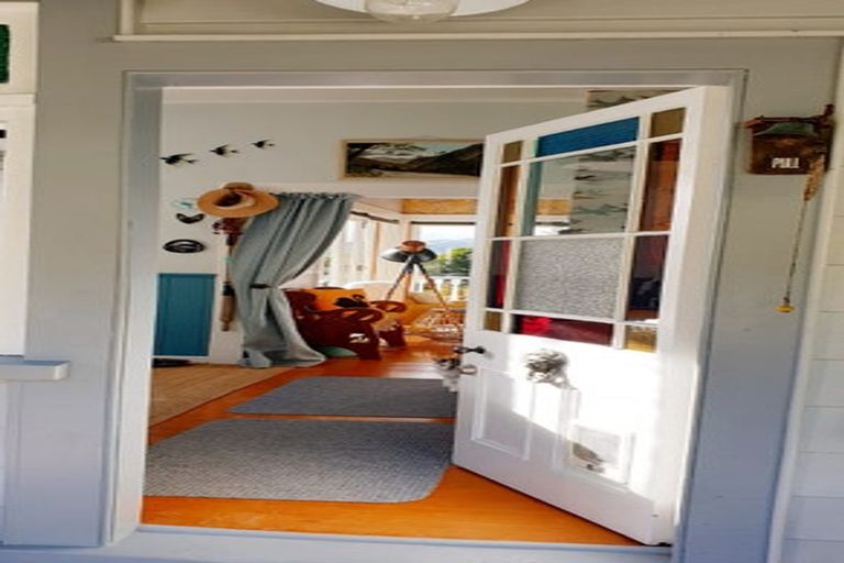 Photo of property in 14 Maning Street, Kohukohu, 0491