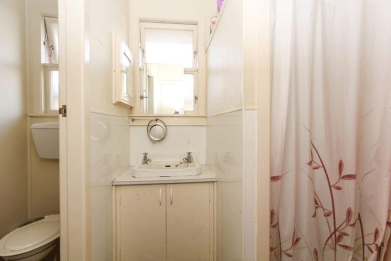 Photo of property in 1/306 Devon Street West, New Plymouth, 4310