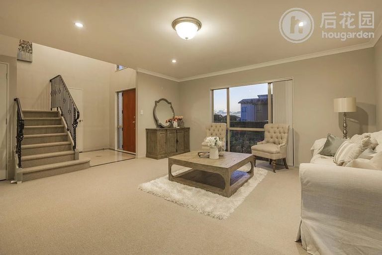 Photo of property in 1 Birchlands Road, Flat Bush, Auckland, 2019