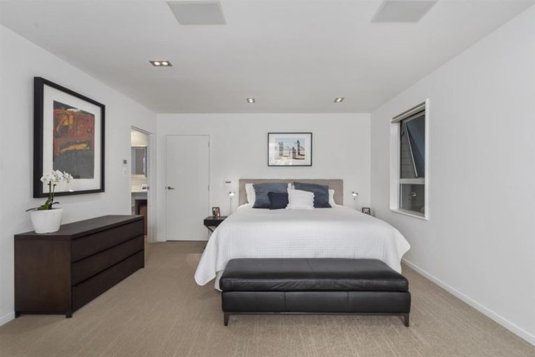 Photo of property in 25 Huntly Road, Campbells Bay, Auckland, 0630