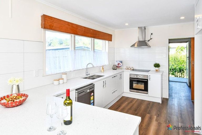 Photo of property in 90 Coronation Road, Mangere Bridge, Auckland, 2022