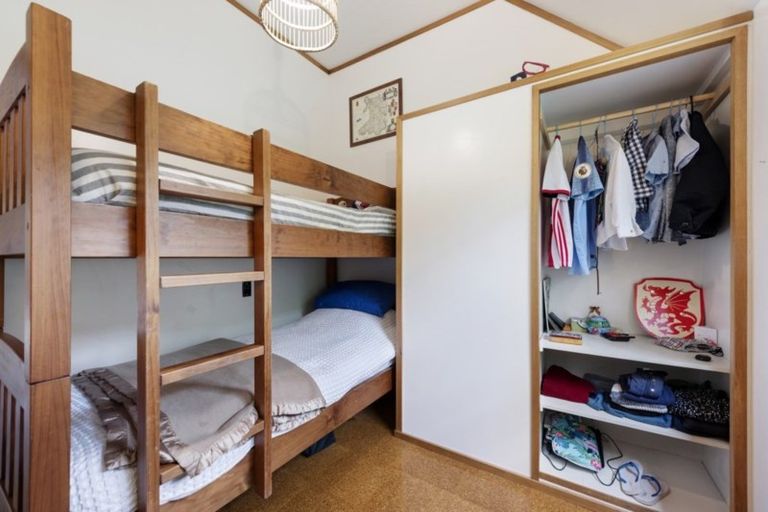 Photo of property in 77 Wyndham Road, Pinehaven, Upper Hutt, 5019