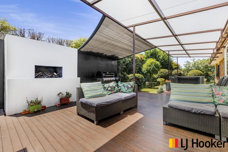 Photo of property in 11 Allerton Place, Wattle Downs, Auckland, 2103