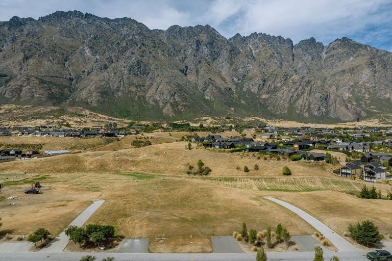 Photo of property in 14 Cunninghams Drive, Jacks Point, Queenstown, 9371