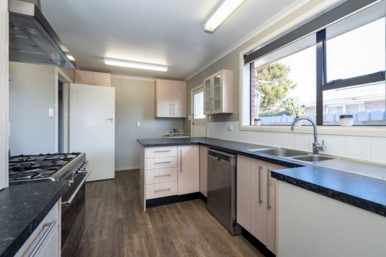 Photo of property in 10 Maple Street, Bishopdale, Christchurch, 8053