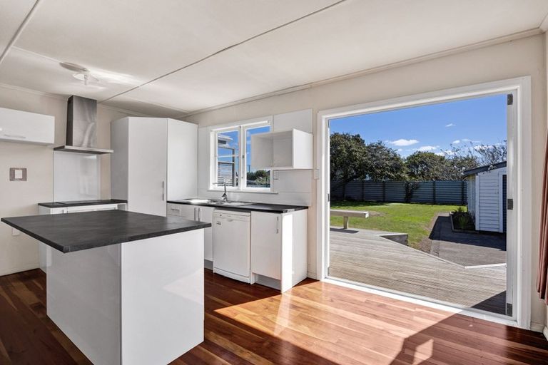 Photo of property in 8 Pacey Avenue, Hawera, 4610