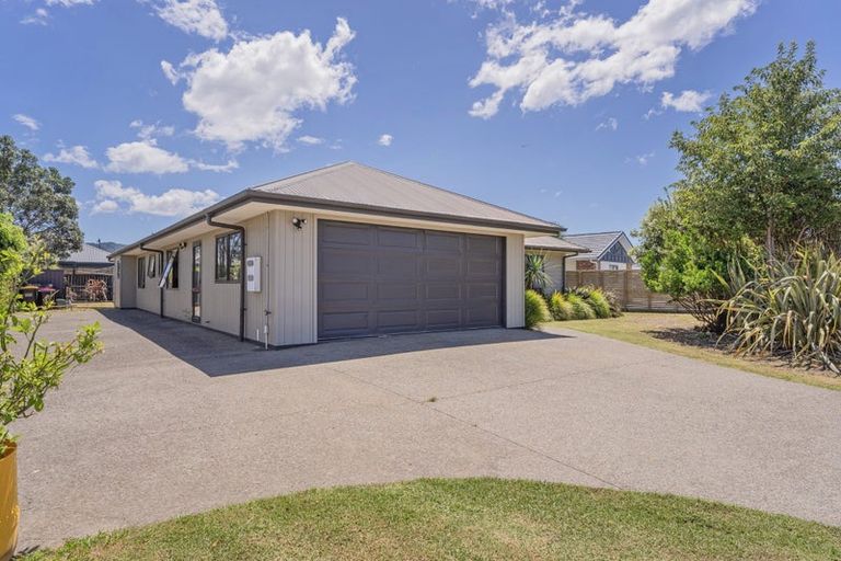 Photo of property in 9 Jacaranda Drive, Whitianga, 3510