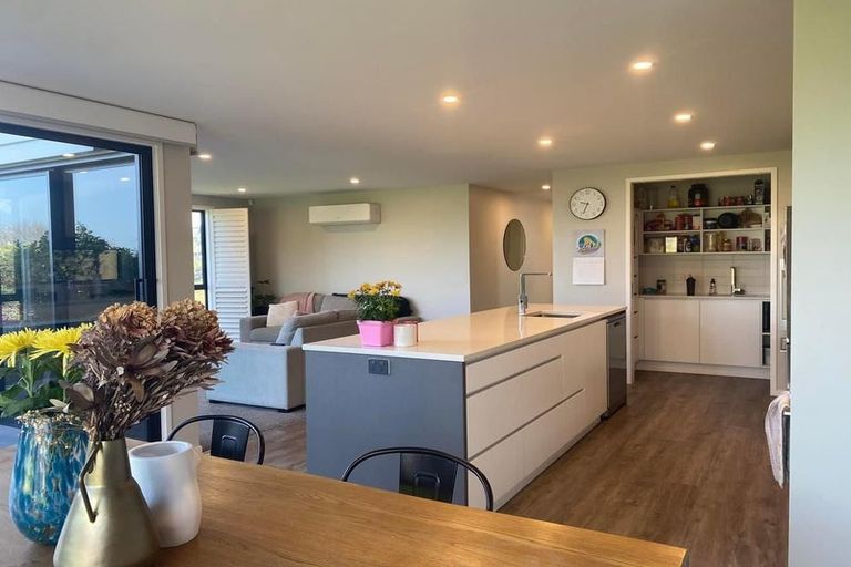 Photo of property in 50a Philomel Crescent, Bayswater, Auckland, 0622