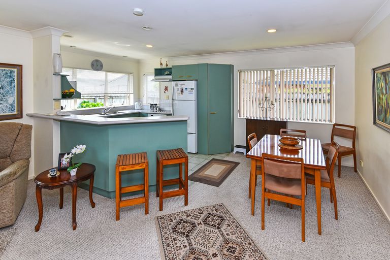 Photo of property in 502 Great South Road, Rosehill, Papakura, 2113