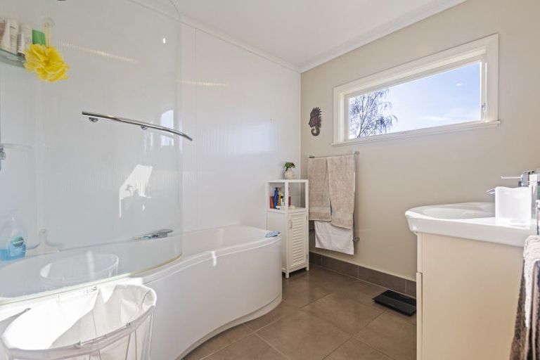 Photo of property in 34 Epsom Road, Hokowhitu, Palmerston North, 4410