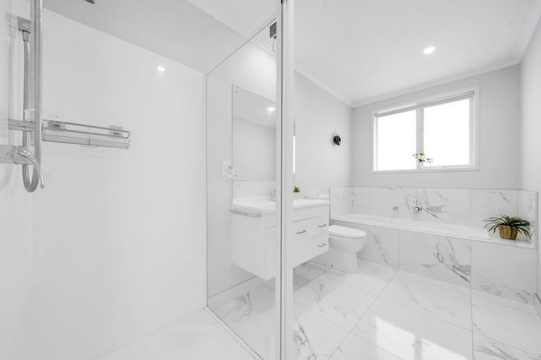 Photo of property in 16 Gibboney Place, Pokeno, 2402