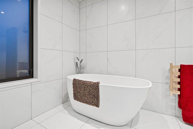 Photo of property in 2 Mersham Drive, Prebbleton, 7604