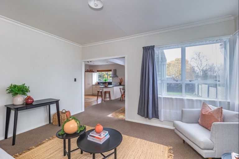 Photo of property in 1 Quinn Road, Levin, 5510